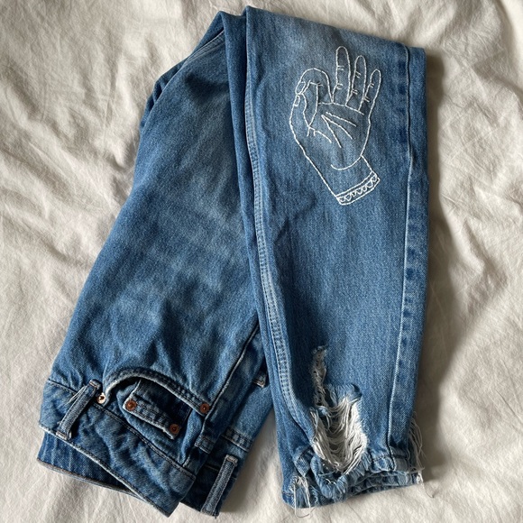 One of a kind embroidered mom jeans - Picture 2 of 8